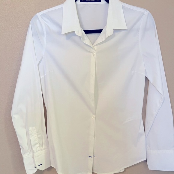 Zara Tops - white long-sleeved shirt to wear with jeans or dress pants and heels, size M